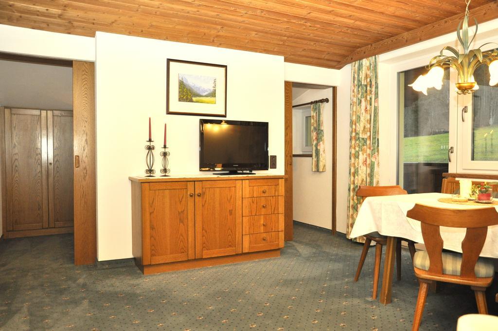Auf Der Sonnenseite Apartment Шатвалд Стая снимка
