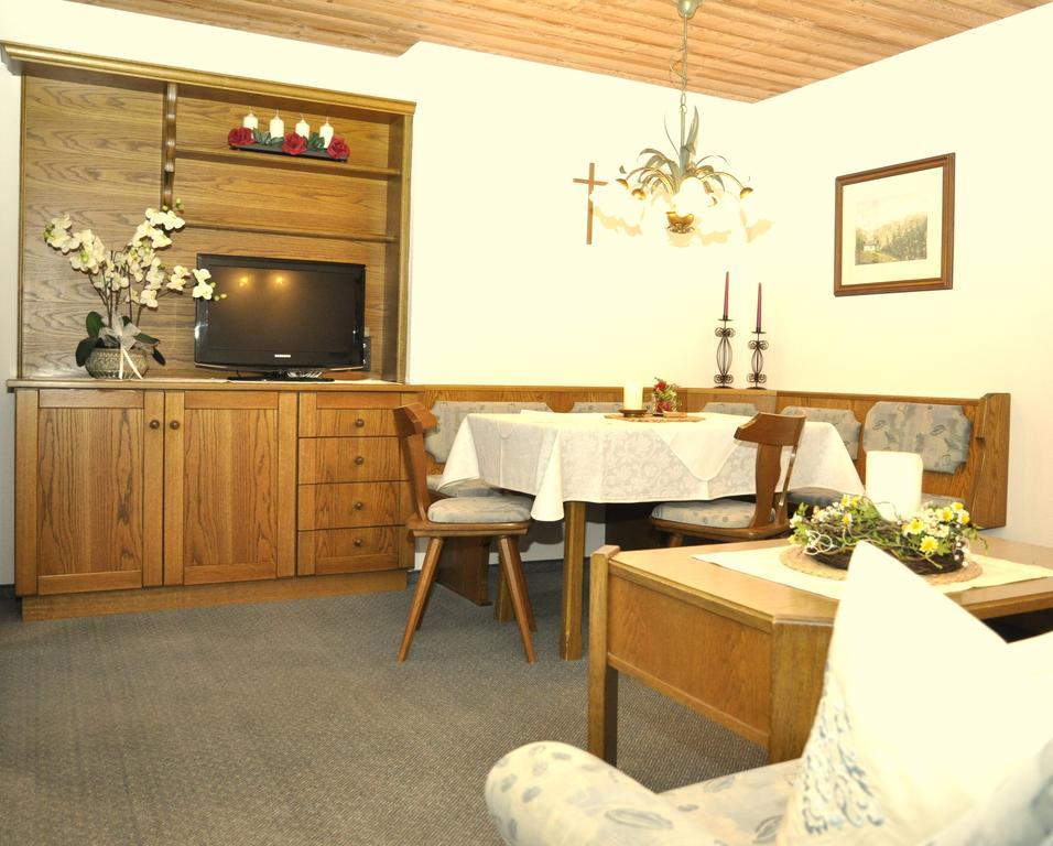 Auf Der Sonnenseite Apartment Шатвалд Стая снимка